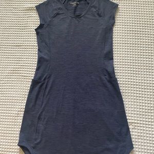 Toad& Co tech tomboy cap sleeve dress in a size small